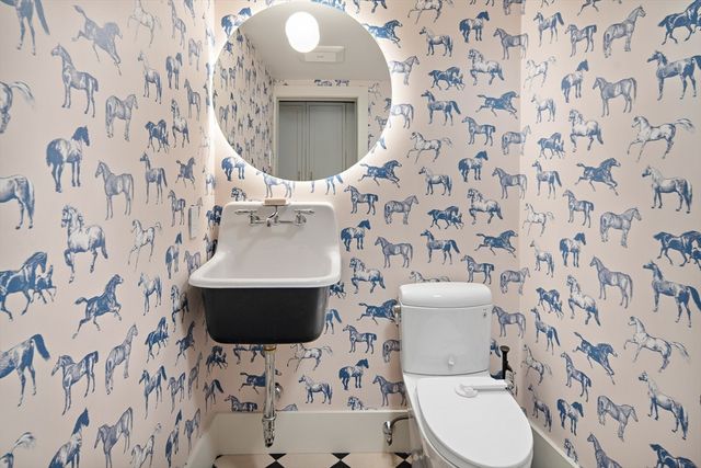 25 Harvard Sq, Boston, MA 02129