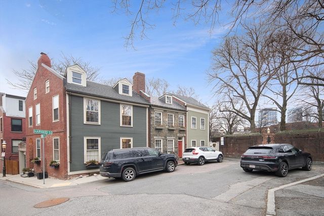 25 Harvard Sq, Boston, MA 02129