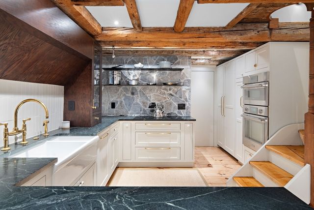 25 Harvard Sq, Boston, MA 02129