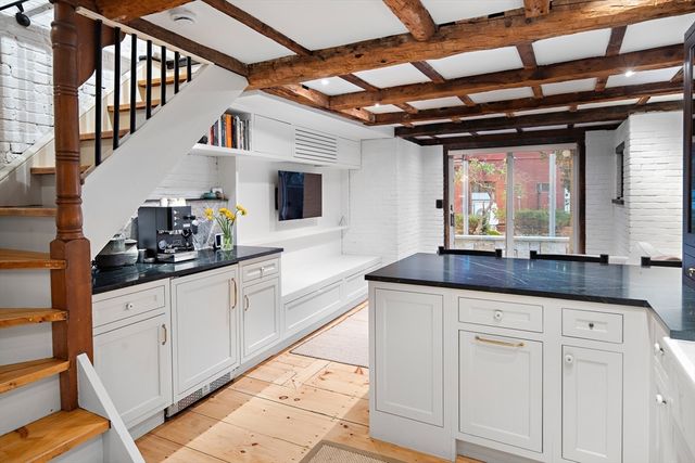25 Harvard Sq, Boston, MA 02129