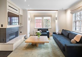 25 Harvard Sq, Boston, MA 02129