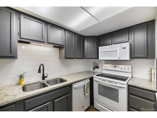 12065 W Chenango Dr, Morrison, CO 80465
