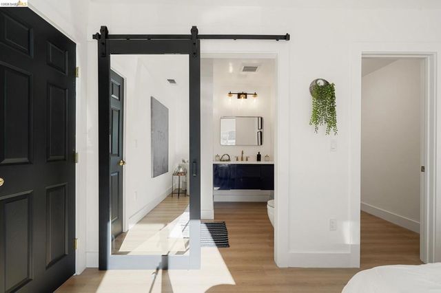 2151 Santa Rita St, Oakland, CA 94601