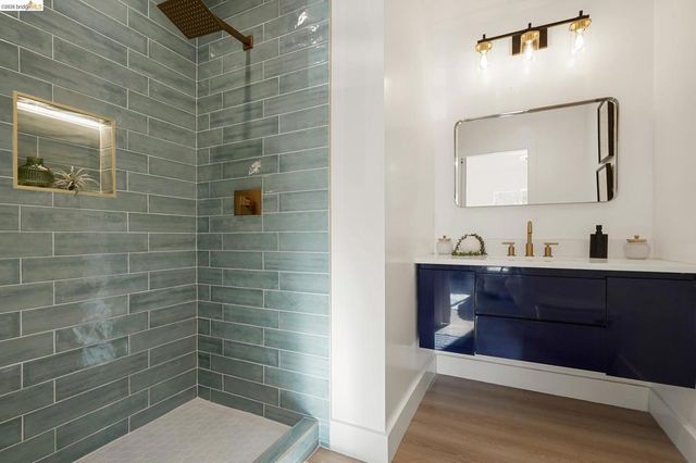 2151 Santa Rita St, Oakland, CA 94601