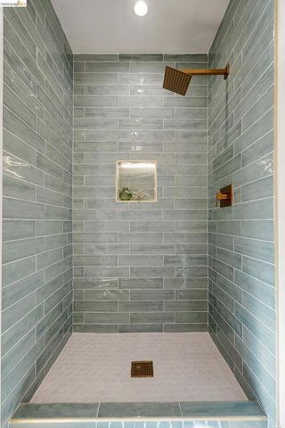 2151 Santa Rita St, Oakland, CA 94601