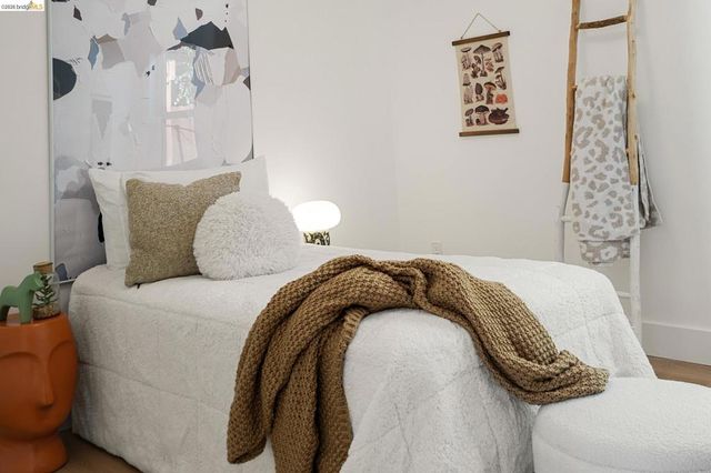 2151 Santa Rita St, Oakland, CA 94601