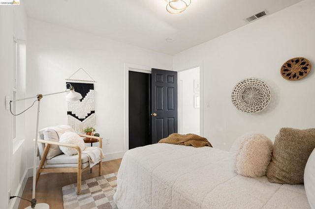 2151 Santa Rita St, Oakland, CA 94601