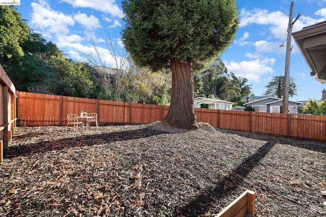 2151 Santa Rita St, Oakland, CA 94601