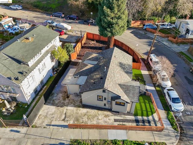 2151 Santa Rita St, Oakland, CA 94601