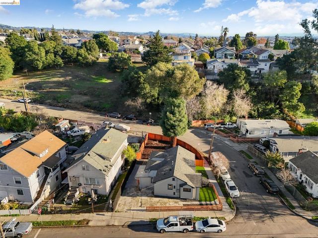 2151 Santa Rita St, Oakland, CA 94601