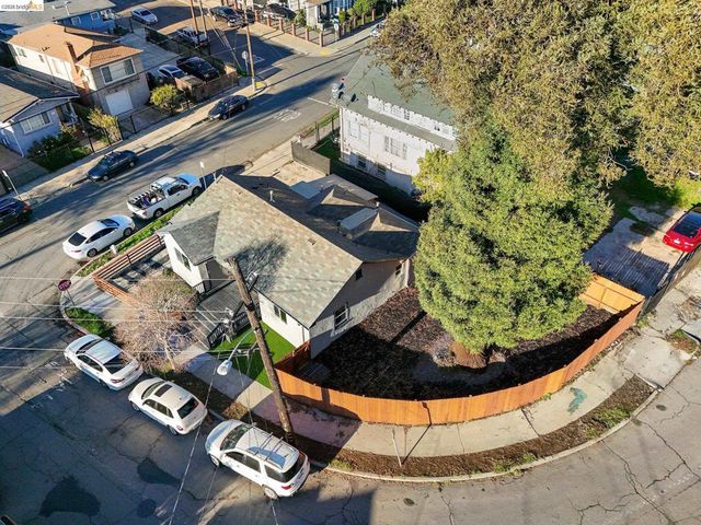 2151 Santa Rita St, Oakland, CA 94601