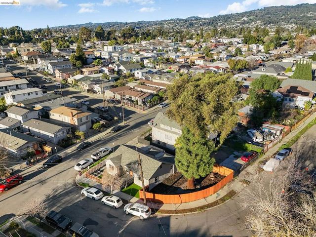 2151 Santa Rita St, Oakland, CA 94601