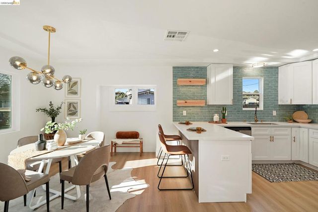 2151 Santa Rita St, Oakland, CA 94601