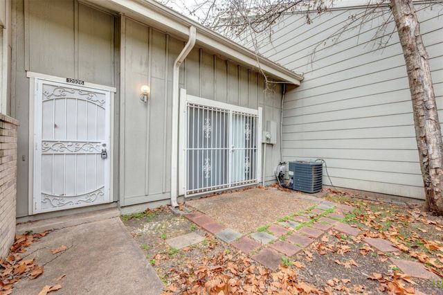 12926 Greenway Chase Court 2926, Houston, TX 77072