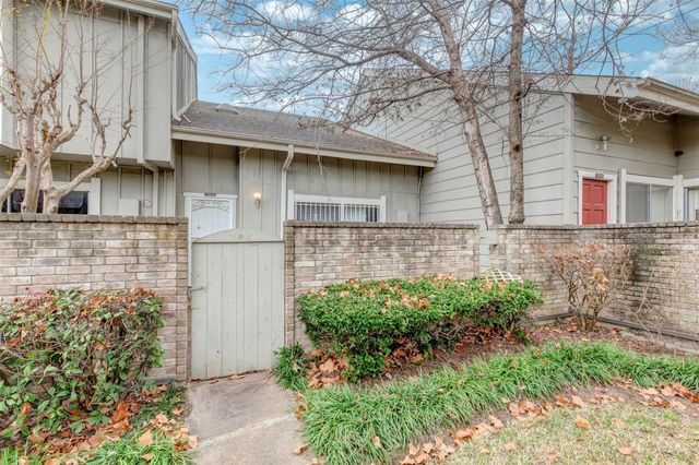 12926 Greenway Chase Court 2926, Houston, TX 77072