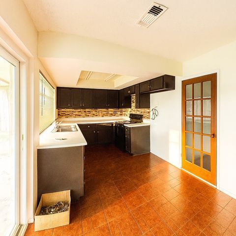 2421 Suffolk Lane, Lancaster, TX 75134