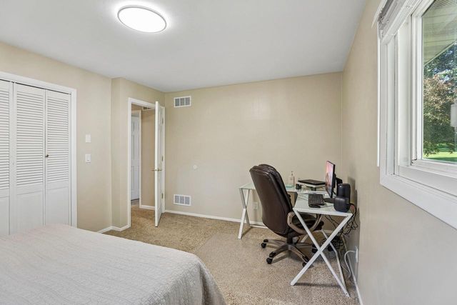 W7810 Star Court Road, Pardeeville, WI 53954