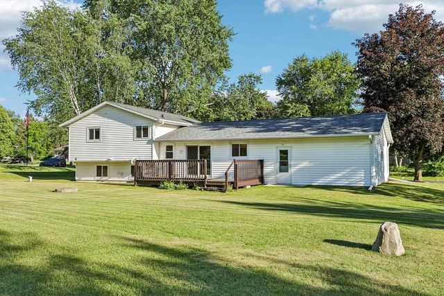 W7810 Star Court Road, Pardeeville, WI 53954