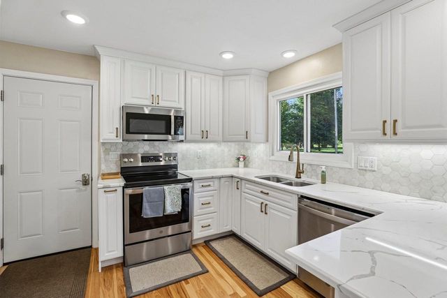 W7810 Star Court Road, Pardeeville, WI 53954