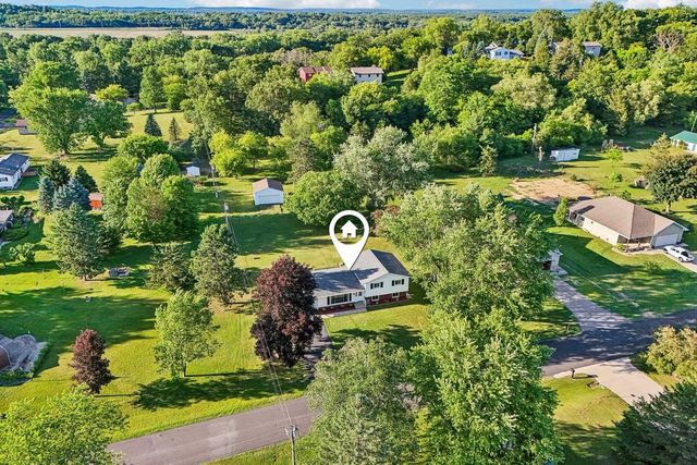 W7810 Star Court Road, Pardeeville, WI 53954