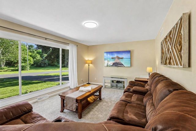 W7810 Star Court Road, Pardeeville, WI 53954