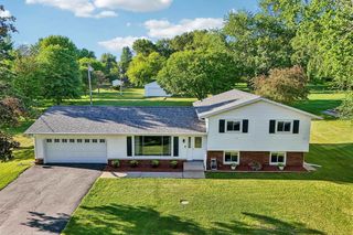 W7810 Star Court Road, Pardeeville, WI 53954