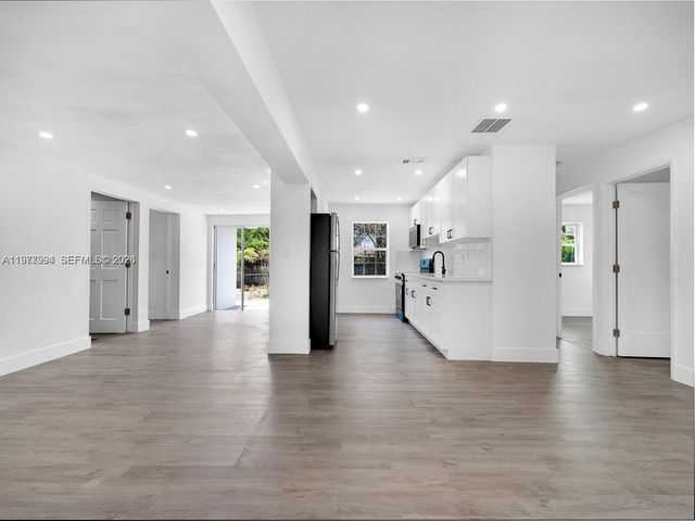 3050 NE 13th Ave, Pompano Beach, FL 33064