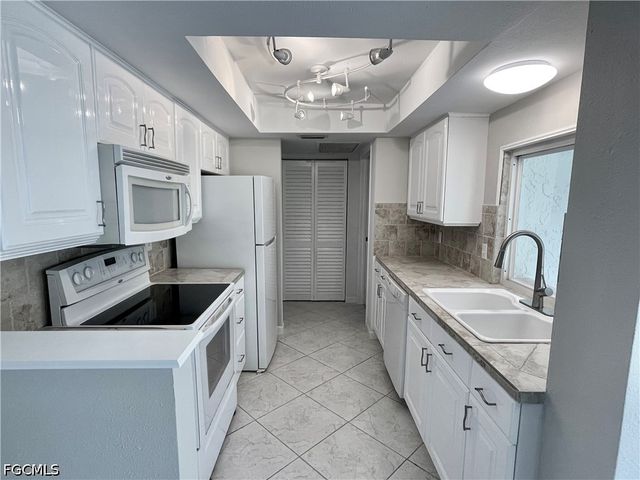 5775 Littlestone CT, North Fort Myers, FL 33903