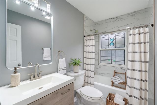 8207 W 127th Avenue, Cedar Lake, IN 46303