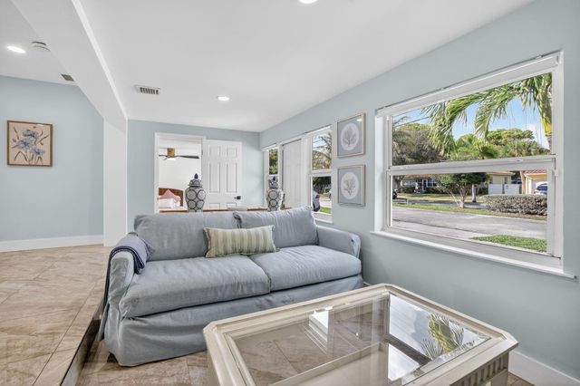 412 SW 11th Court, Fort Lauderdale, FL 33315