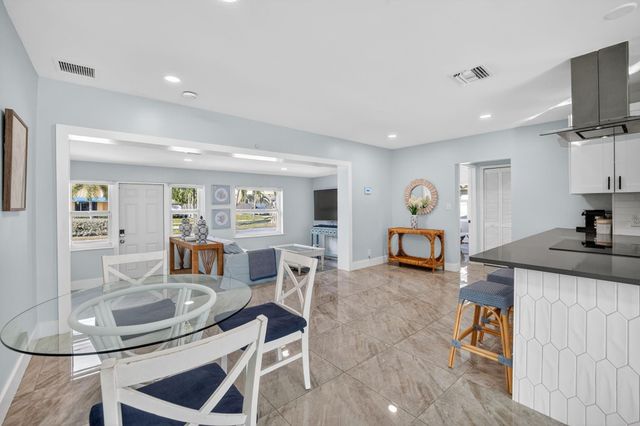 412 SW 11th Court, Fort Lauderdale, FL 33315