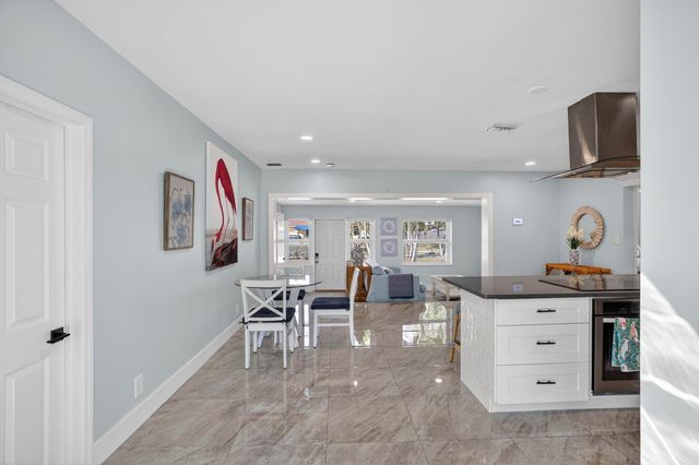 412 SW 11th Court, Fort Lauderdale, FL 33315