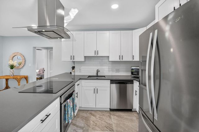 412 SW 11th Court, Fort Lauderdale, FL 33315