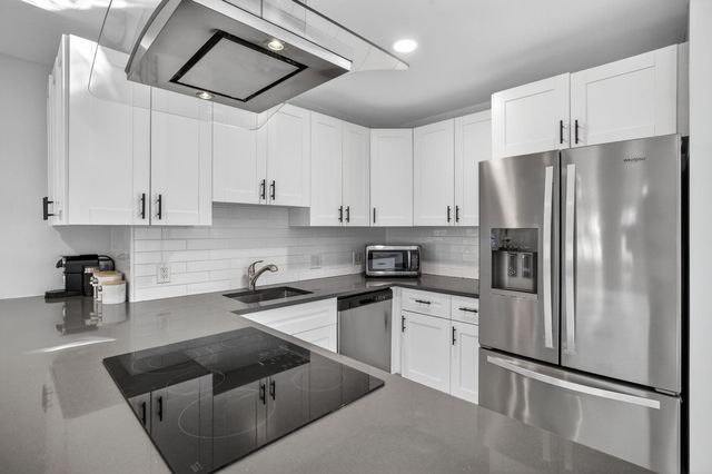 412 SW 11th Court, Fort Lauderdale, FL 33315