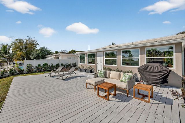 412 SW 11th Court, Fort Lauderdale, FL 33315