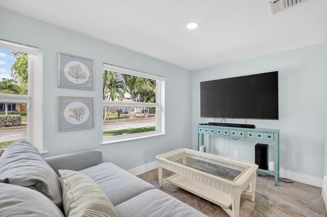 412 SW 11th Court, Fort Lauderdale, FL 33315