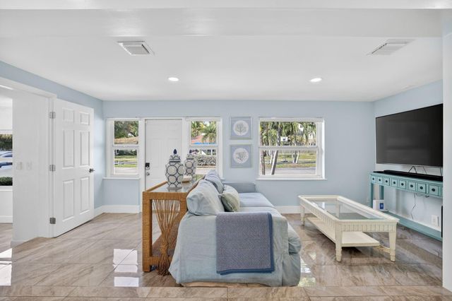 412 SW 11th Court, Fort Lauderdale, FL 33315