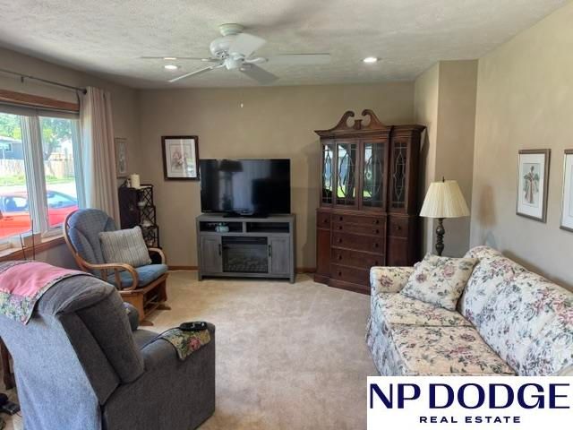 7622 Park View Boulevard, La Vista, NE 68128
