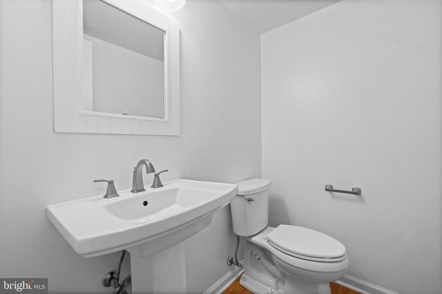 6028 CROWN ROYAL CIR, Alexandria, VA 22310