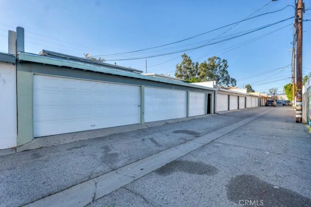 6308 Coldwater Canyon, North Hollywood, CA 91606