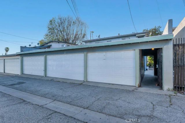 6308 Coldwater Canyon, North Hollywood, CA 91606