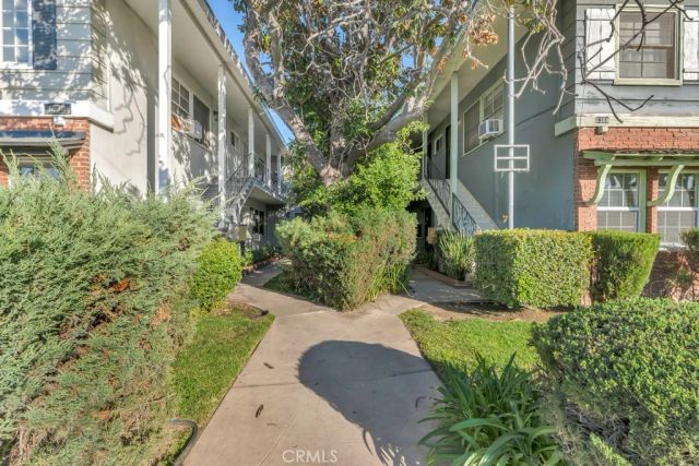6308 Coldwater Canyon, North Hollywood, CA 91606