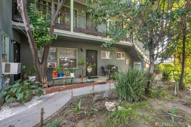 6308 Coldwater Canyon, North Hollywood, CA 91606