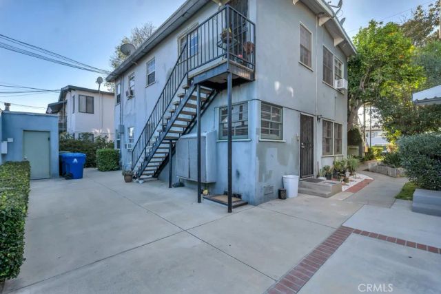 6308 Coldwater Canyon, North Hollywood, CA 91606