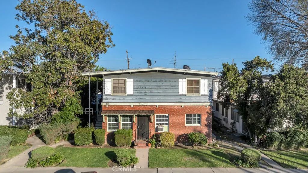 6308 Coldwater Canyon, North Hollywood, CA 91606