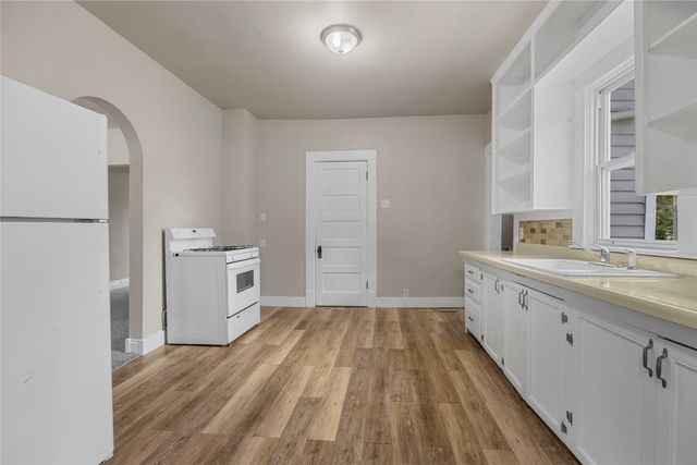 523 Virginia Avenue, Des Moines, IA 50315