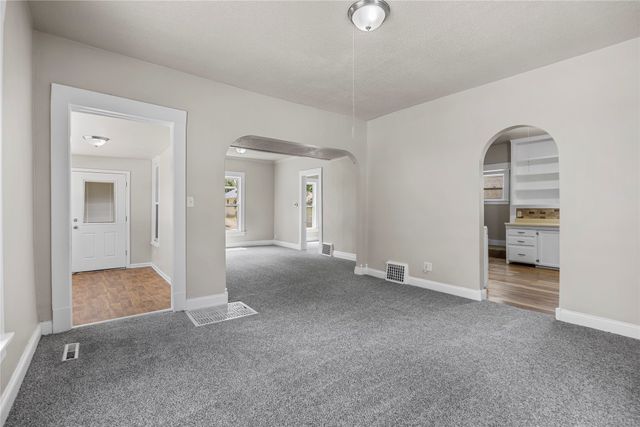 523 Virginia Avenue, Des Moines, IA 50315
