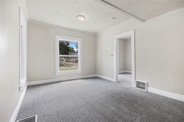 523 Virginia Avenue, Des Moines, IA 50315