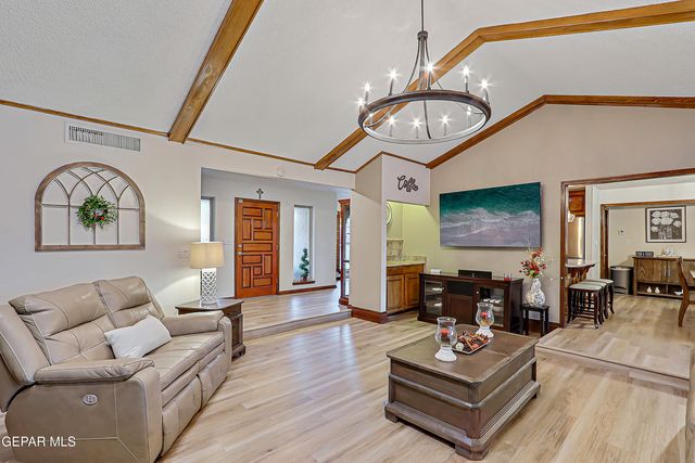 11182 LEO COLLINS Drive, El Paso, TX 79936