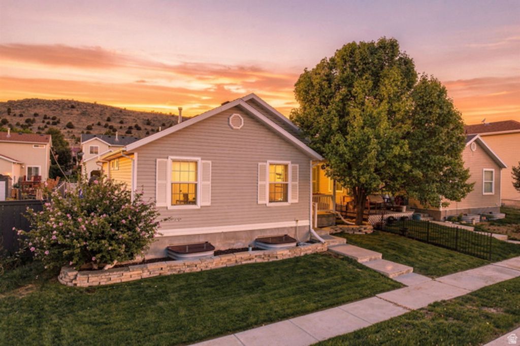 3988 E DILLONS DR, Eagle Mountain, UT 84005 — photo 2